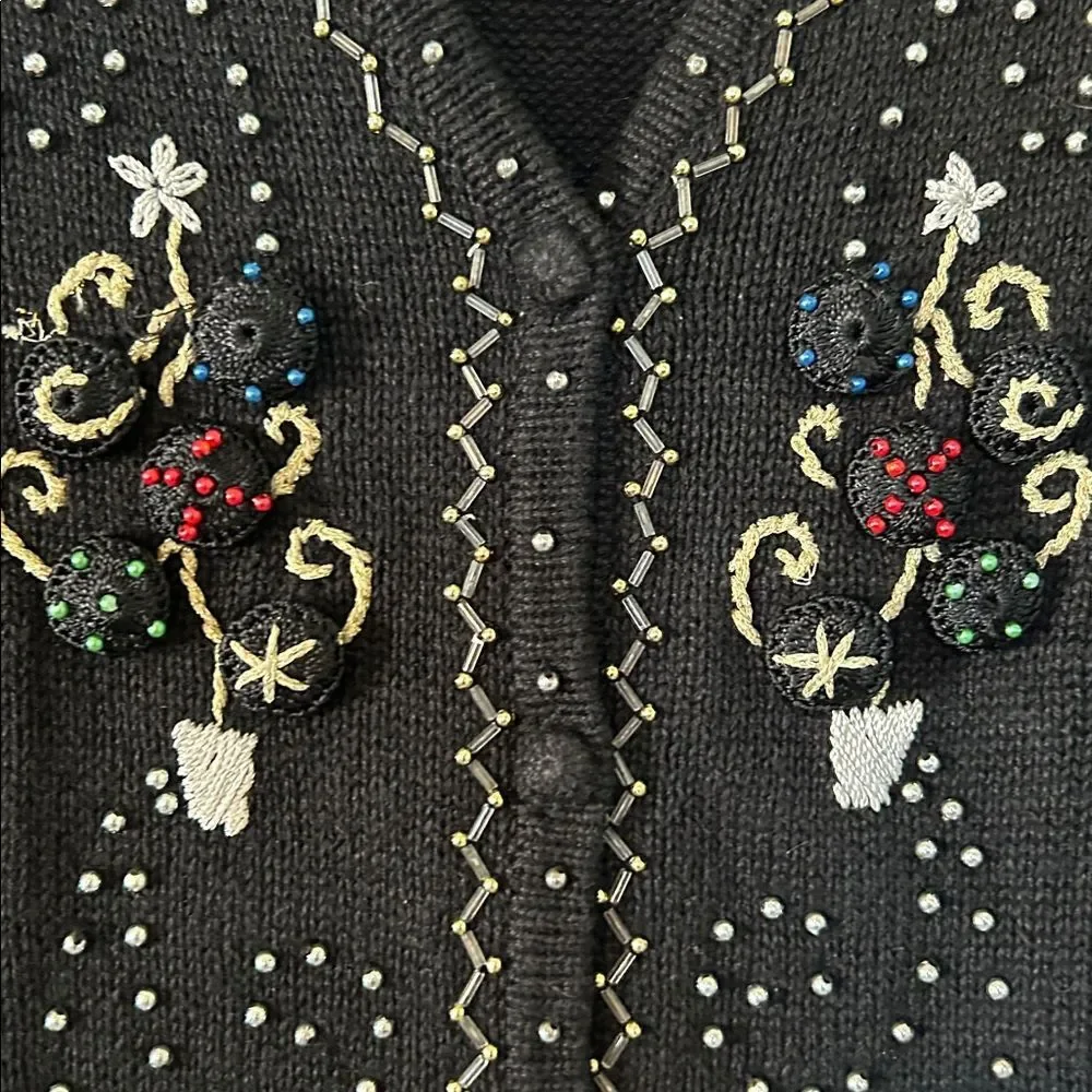 Vinteage Erika Sweater Vest with Embroidery and beads.  Size XL